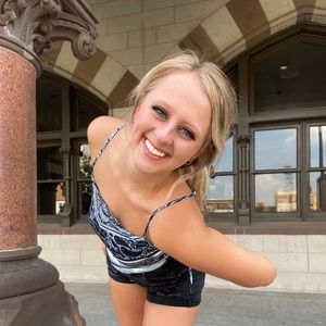 Meet your Posher, Whitnye